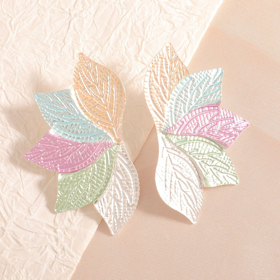 Women’s hair accessory with elaborate leaf design All Fashion