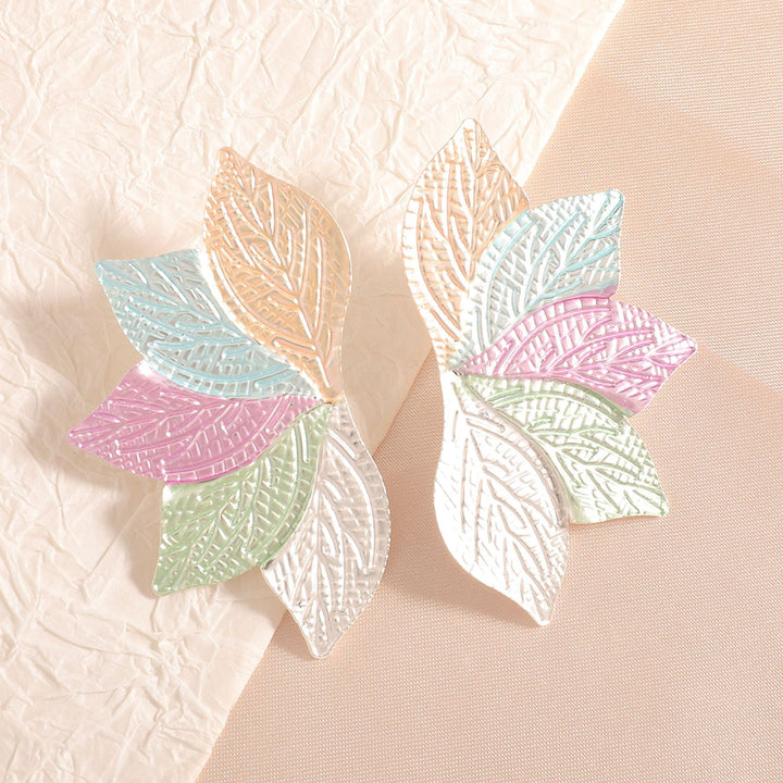 Women’s hair accessory with elaborate leaf design All Fashion