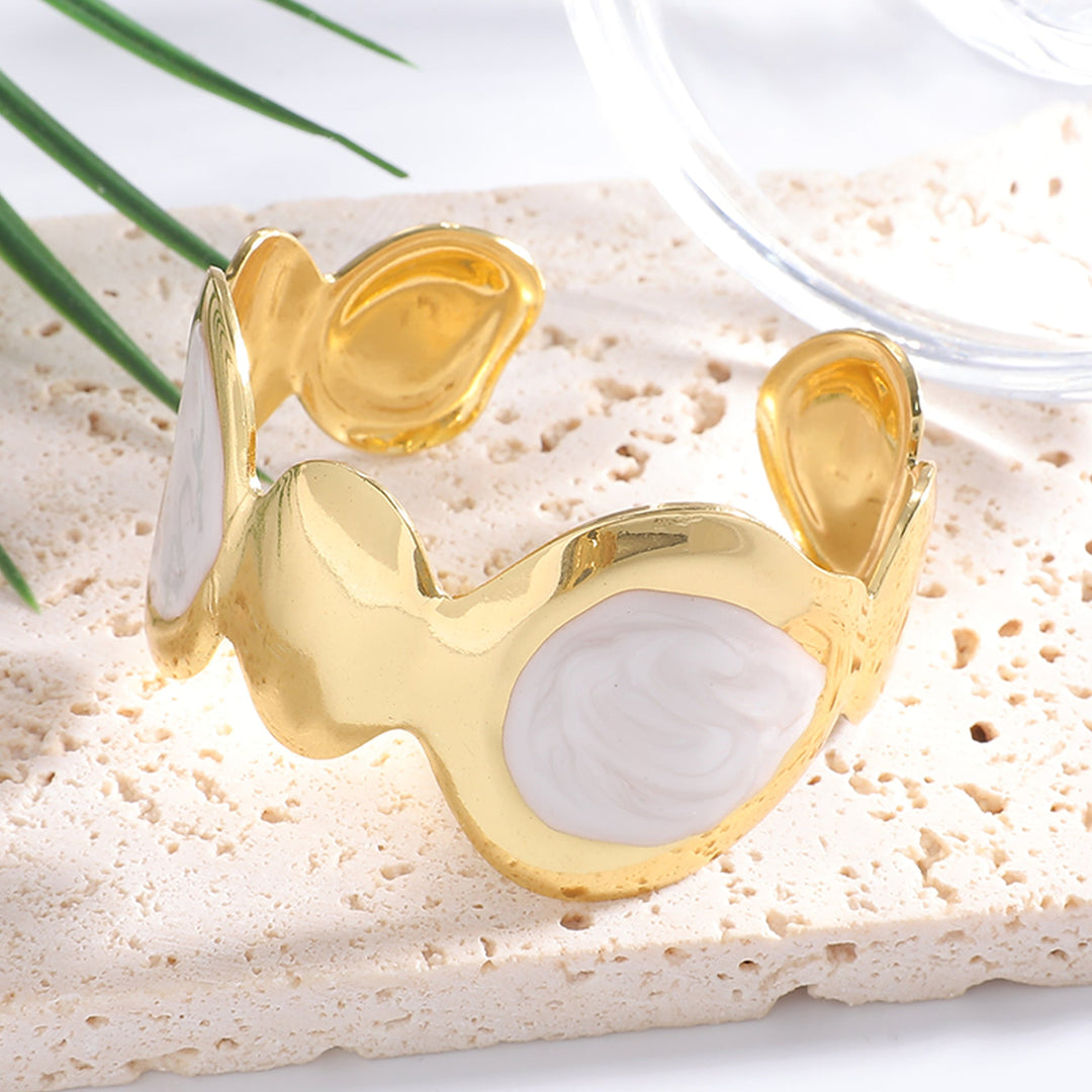 Ladies Open Bangle with Artistic, Curved Design All Fashion
