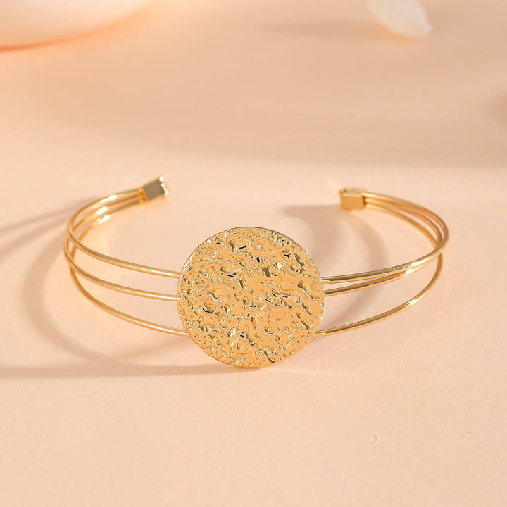 Women's bracelet with intricate bow design All Fashion