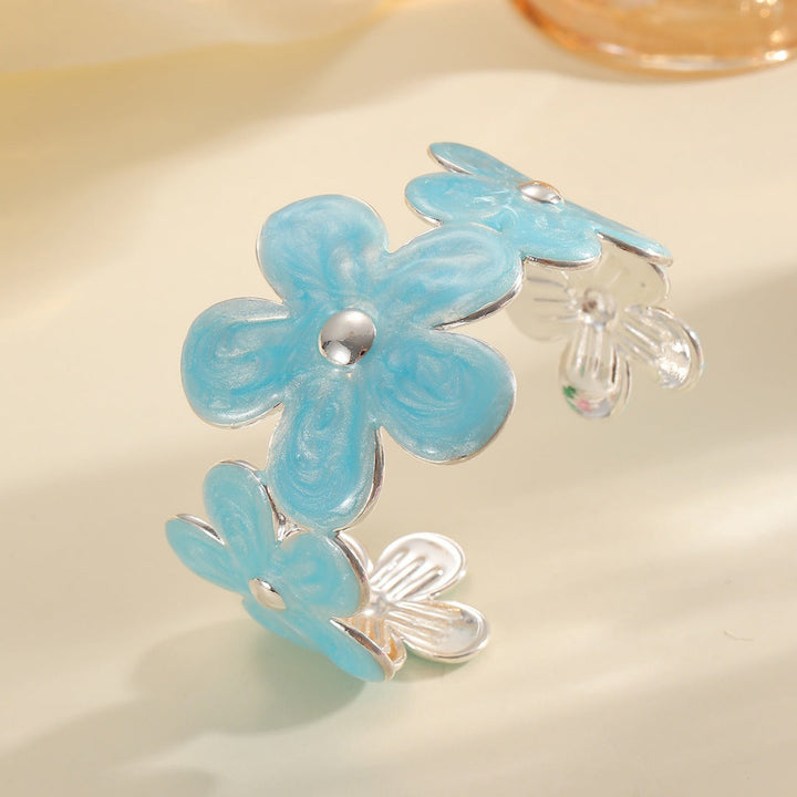 Women's bracelet made of high-quality metal with floral design All Fashion