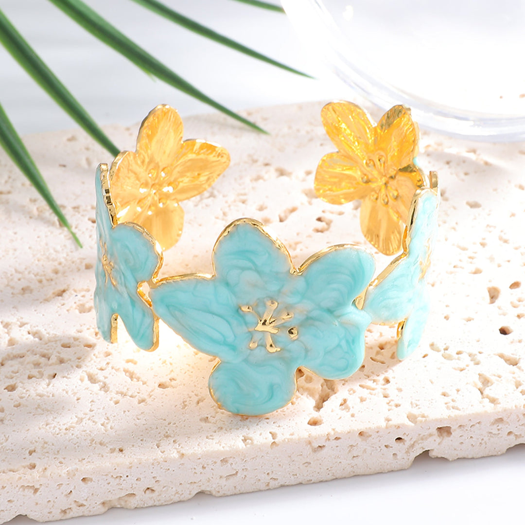 Ladies' bangle with floral motifs All Fashion