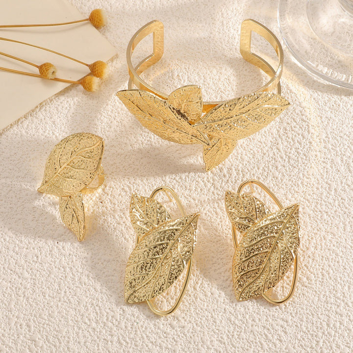 Women’s bracelet with elaborate leaf design All Fashion
