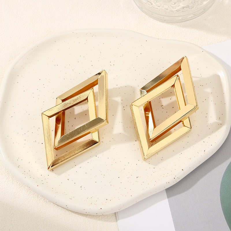 Women's Hanging Earrings with Square Design and Glossy Surface All Fashion