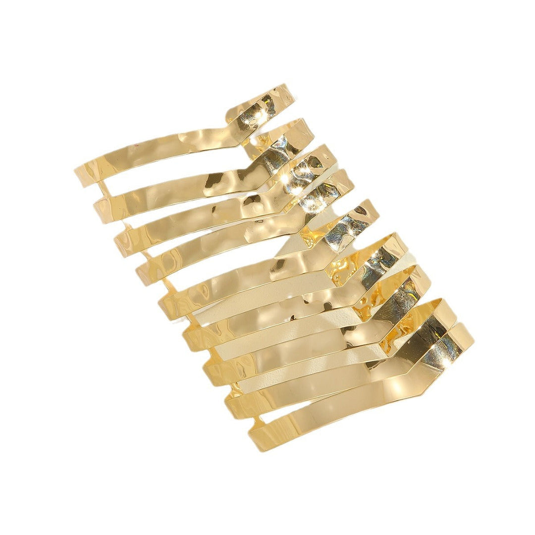 Women's hair accessories with shiny, curved elements All Fashion