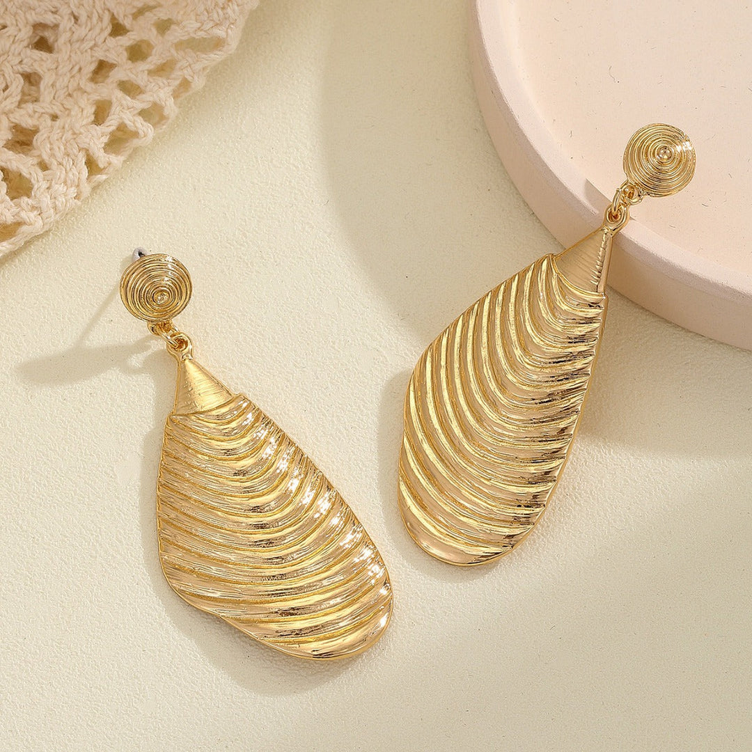 Ladies Elegant Earrings made of high-quality, textured metal All Fashion