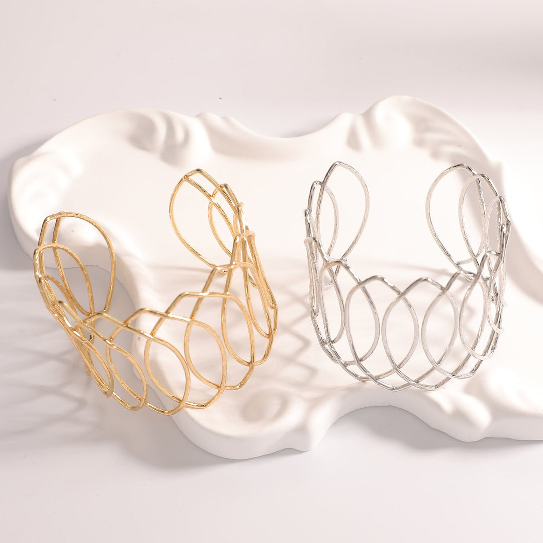 Women Open Bangle with Artfully Curved Design All Fashion