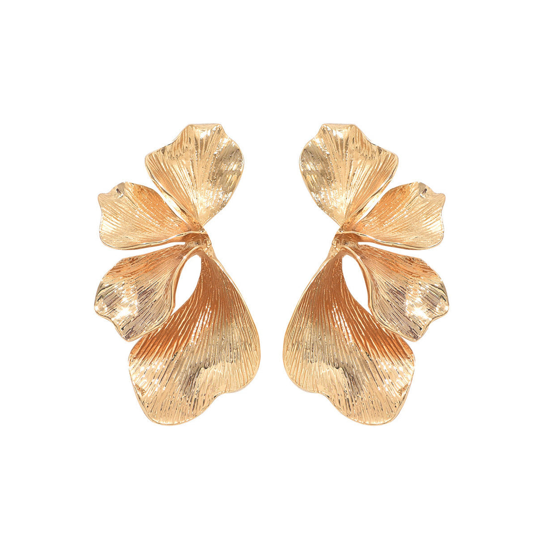 Women's ear clips in an elegant, textured design All Fashion