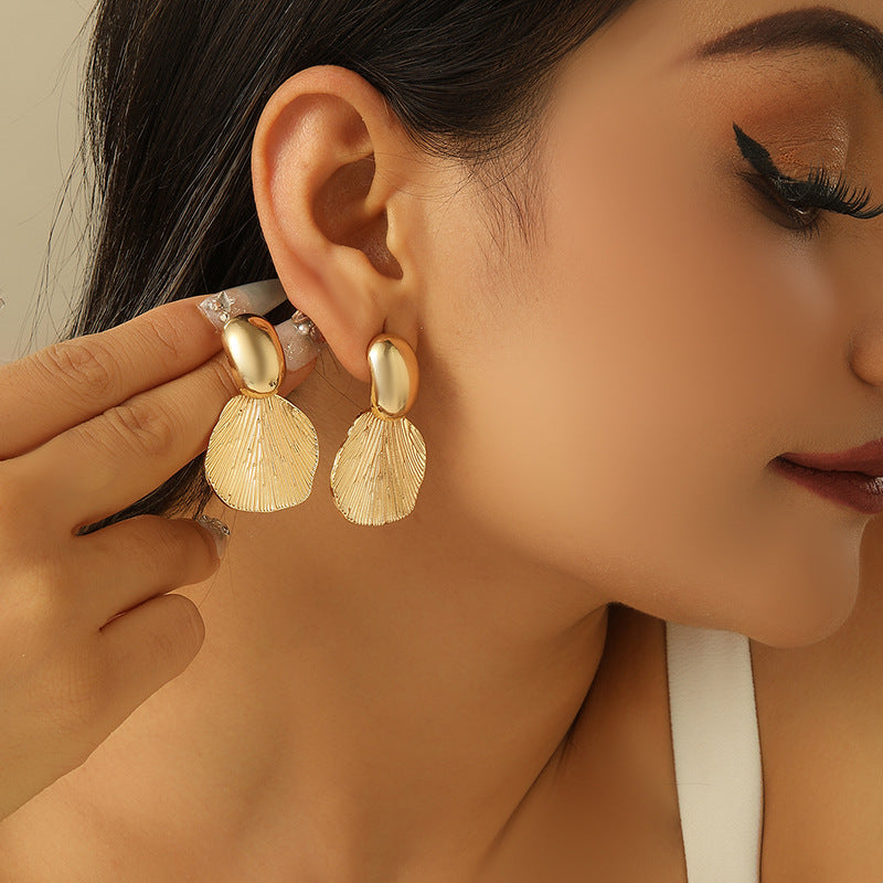 Ladies Hanging Earrings with Luxurious Leaf Design All Fashion
