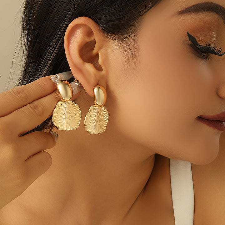 Ladies Hanging Earrings with Luxurious Leaf Design All Fashion