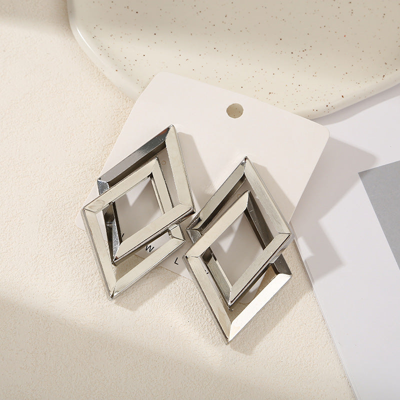 Women's Hanging Earrings with Square Design and Glossy Surface All Fashion