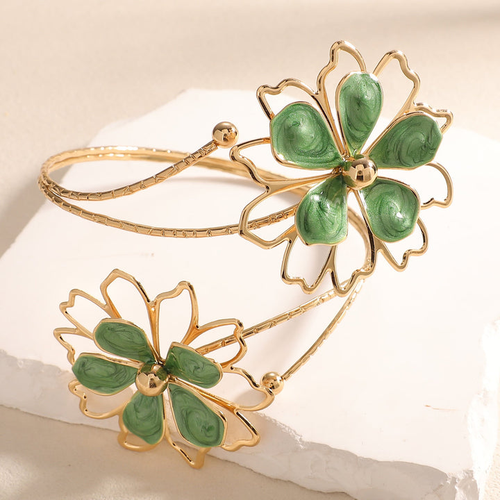 Ladies bracelet with artistic flower design All Fashion