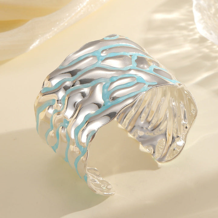 Women Open Bangle with Artistic Wave Pattern All Fashion