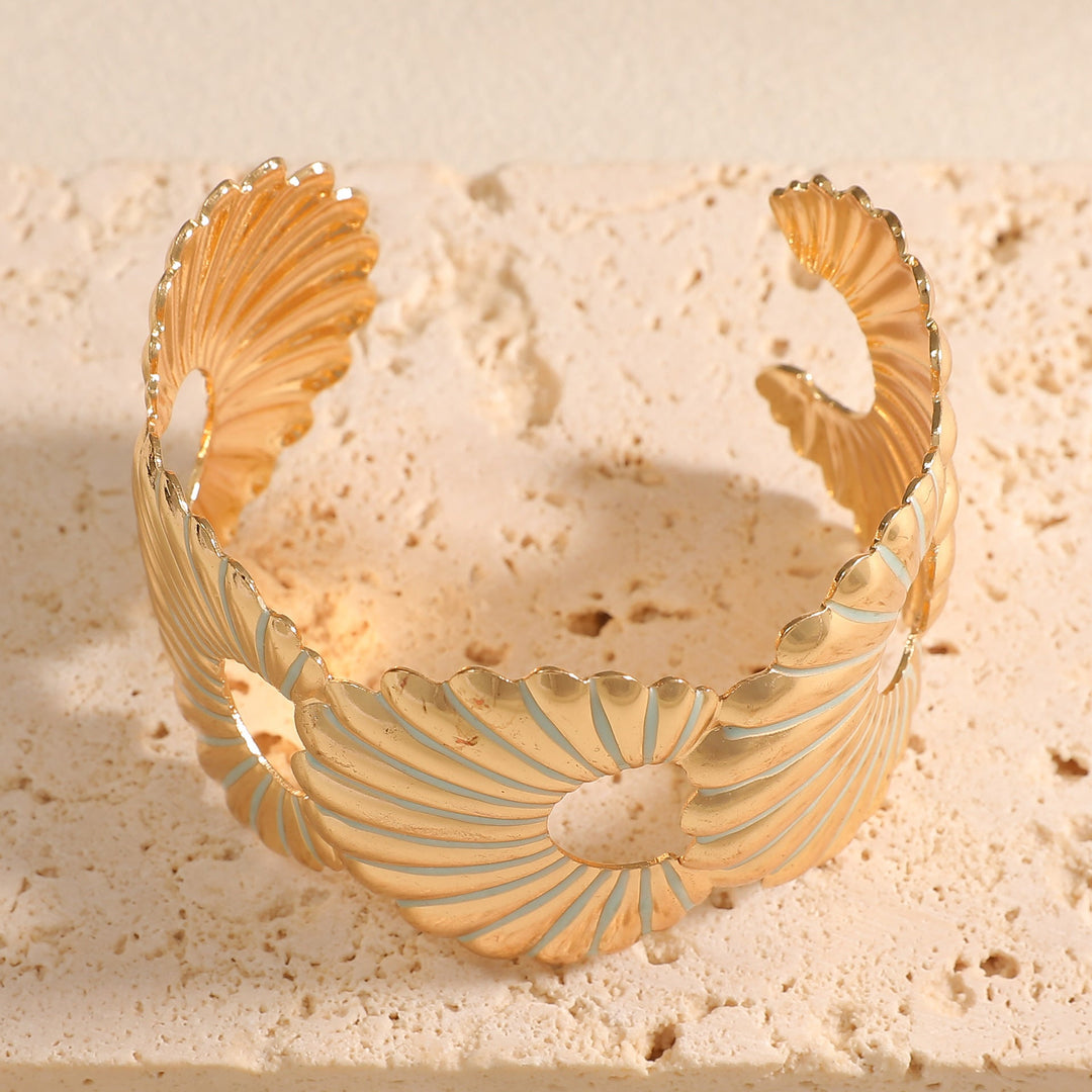 Women's bangle with elegant shell design All Fashion