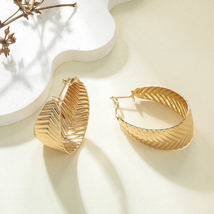 Women's Hanging Earrings in Elegant Wave Pattern All Fashion
