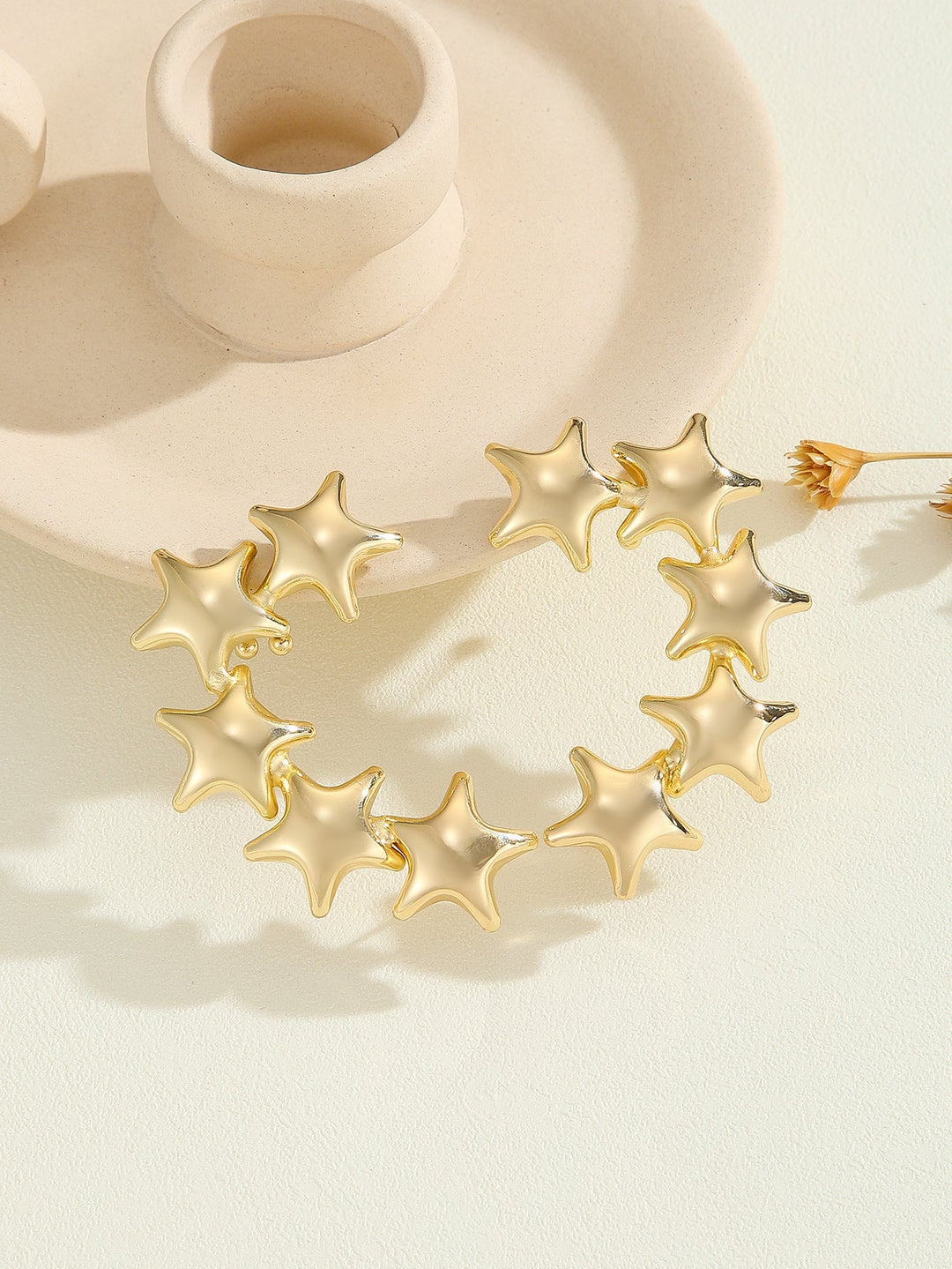 Women's bracelet with structured, golden beads All Fashion