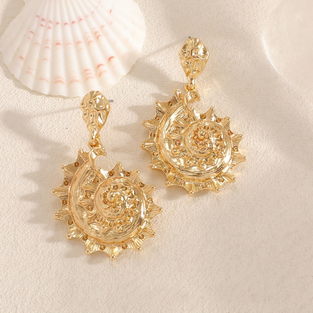 Ladies earrings in shell design All Fashion