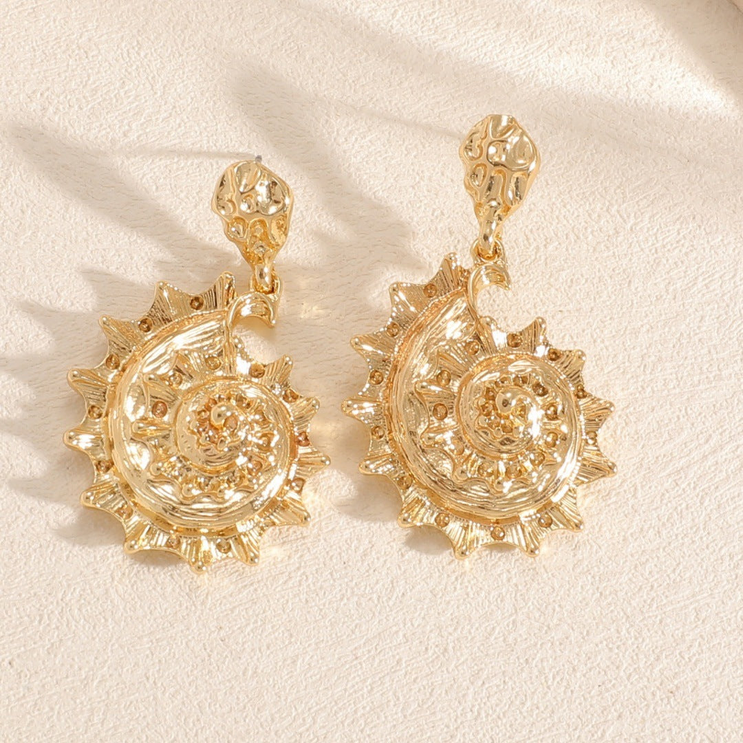 Ladies earrings in shell design All Fashion