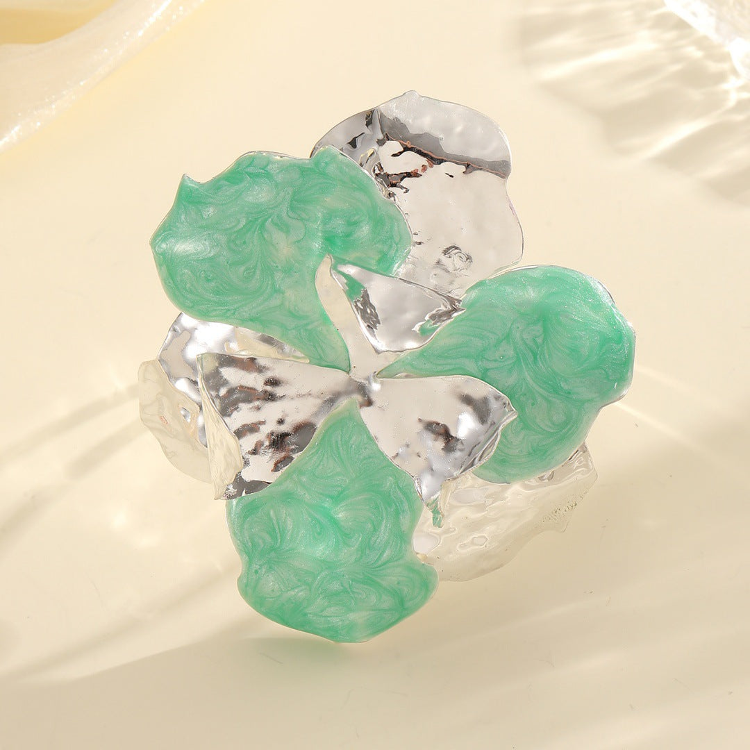 Women's flower-shaped ring made of shiny metal and high-quality epoxy resin All Fashion