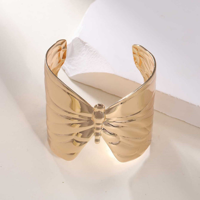 Women's Open Bangle with Elegant Wave Design All Fashion