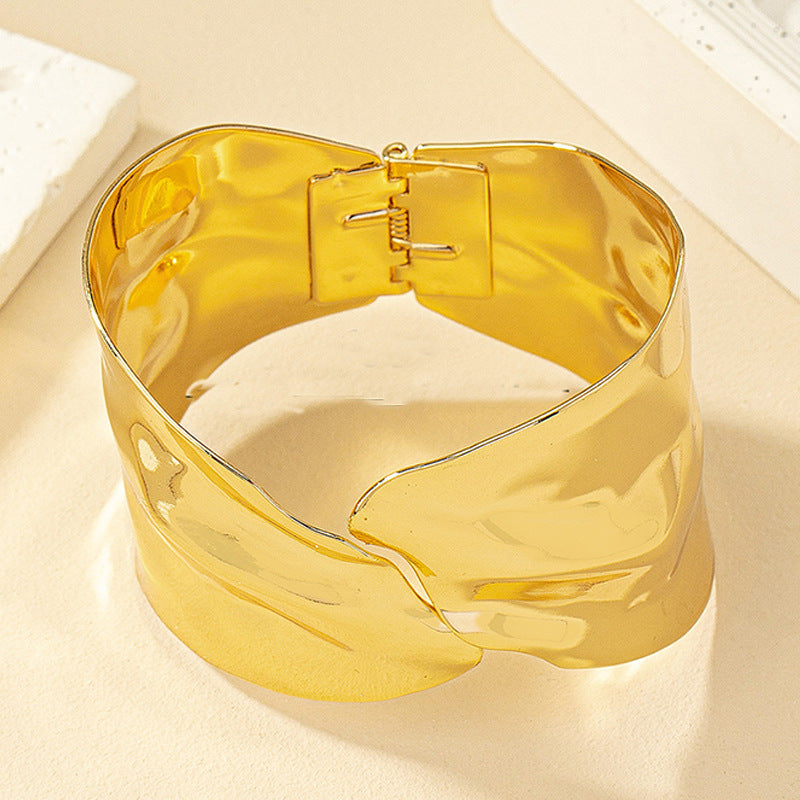 Women's Open Bangle in Stylish, Curved Design All Fashion