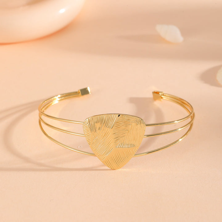 Women's bracelet with intricate bow design All Fashion
