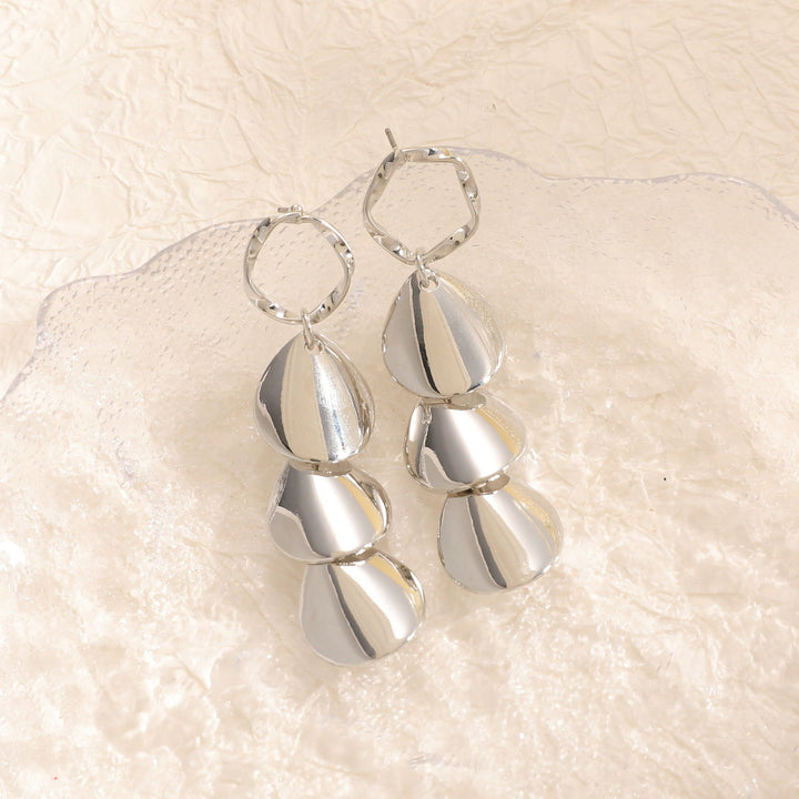 Women Hanging Earrings with Elegant Shell Design All Fashion