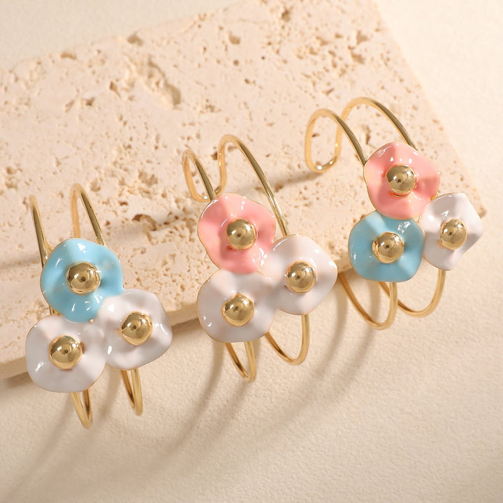 Women's bangle with elaborate floral design All Fashion