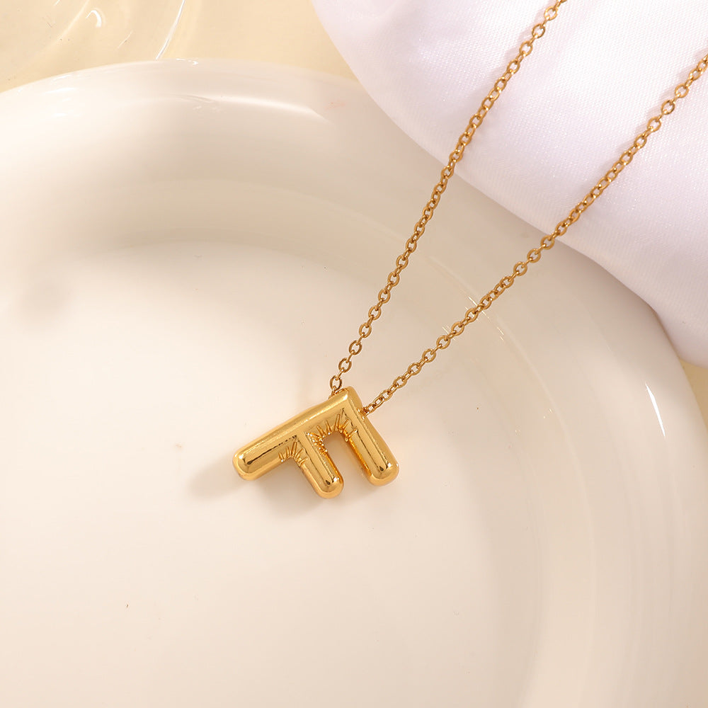 Women's necklace with curved letter pendant All Fashion