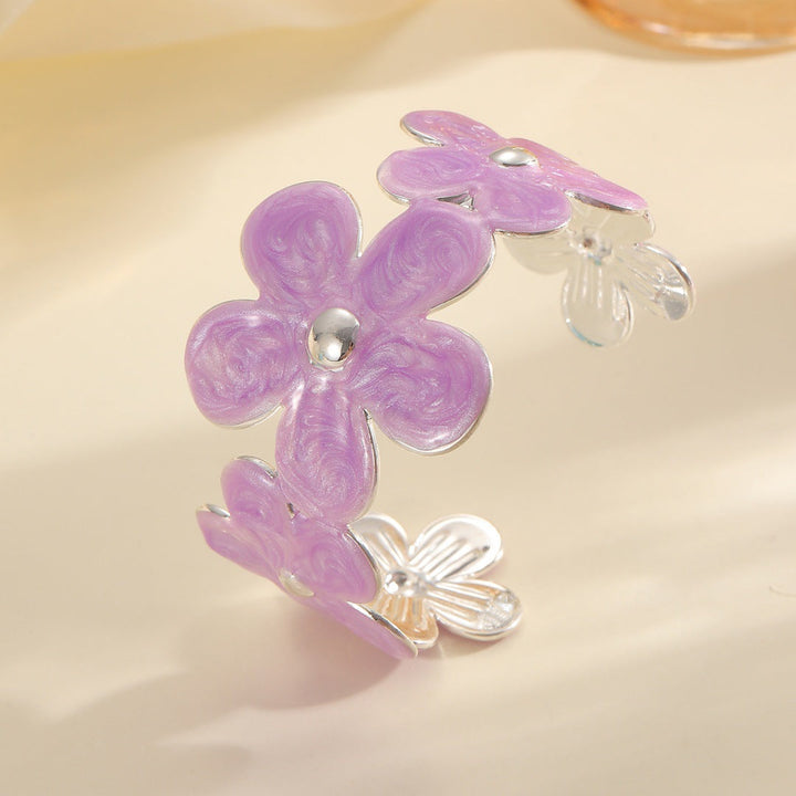 Women's bracelet made of high-quality metal with floral design All Fashion