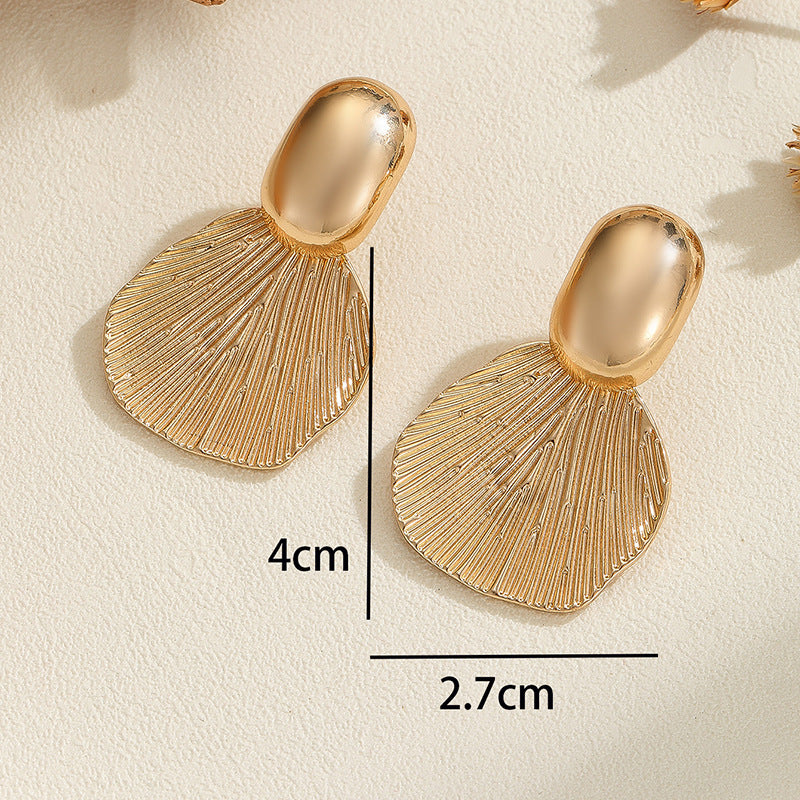 Ladies Hanging Earrings with Luxurious Leaf Design All Fashion