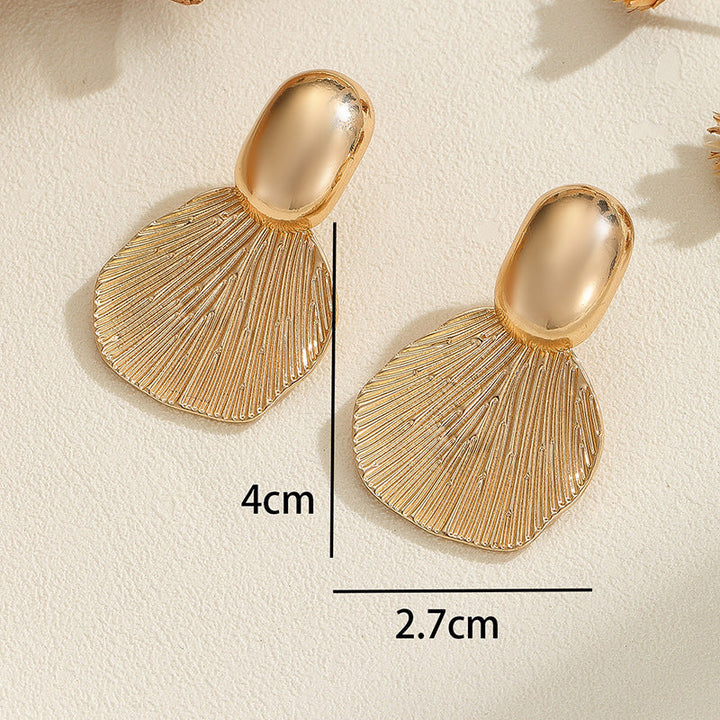 Ladies Hanging Earrings with Luxurious Leaf Design All Fashion