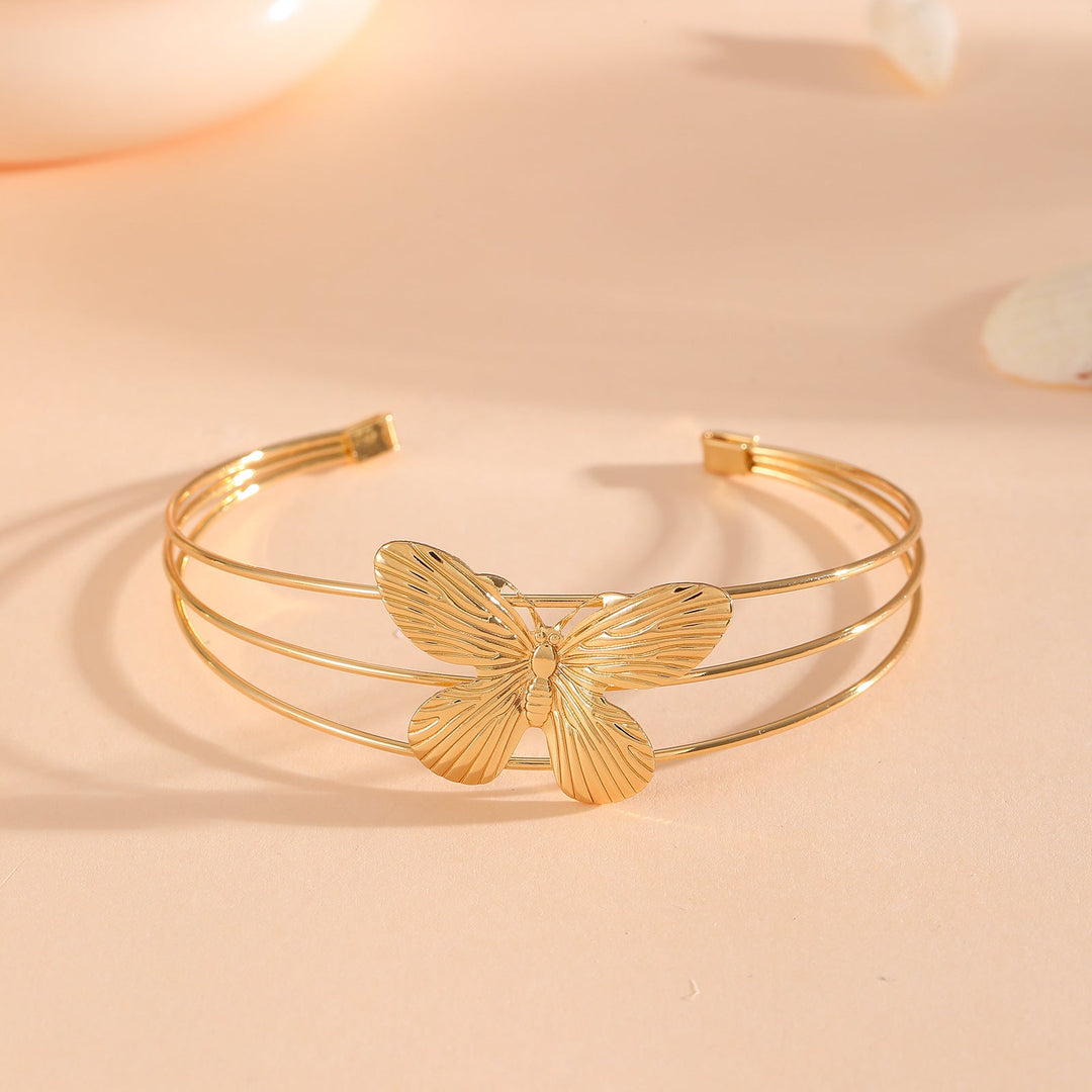 Women's bracelet with intricate bow design All Fashion