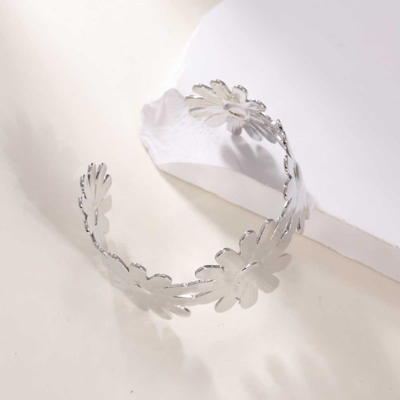 Women's Open Bangle with Elegant Wave Design All Fashion