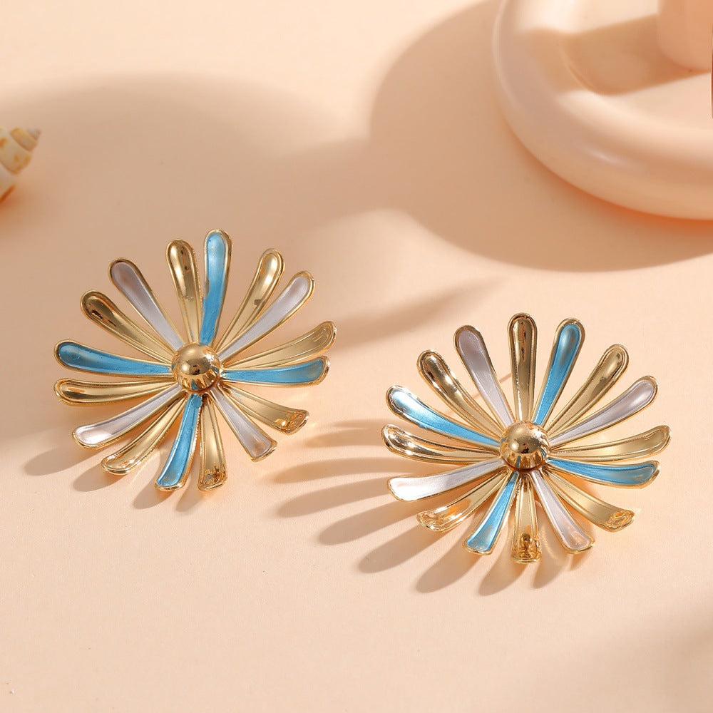 Women’s Flower Earrings in Modern 3D Design All Fashion