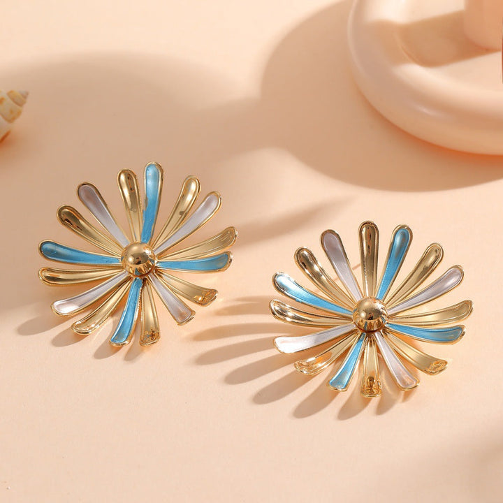 Women’s Flower Earrings in Modern 3D Design All Fashion