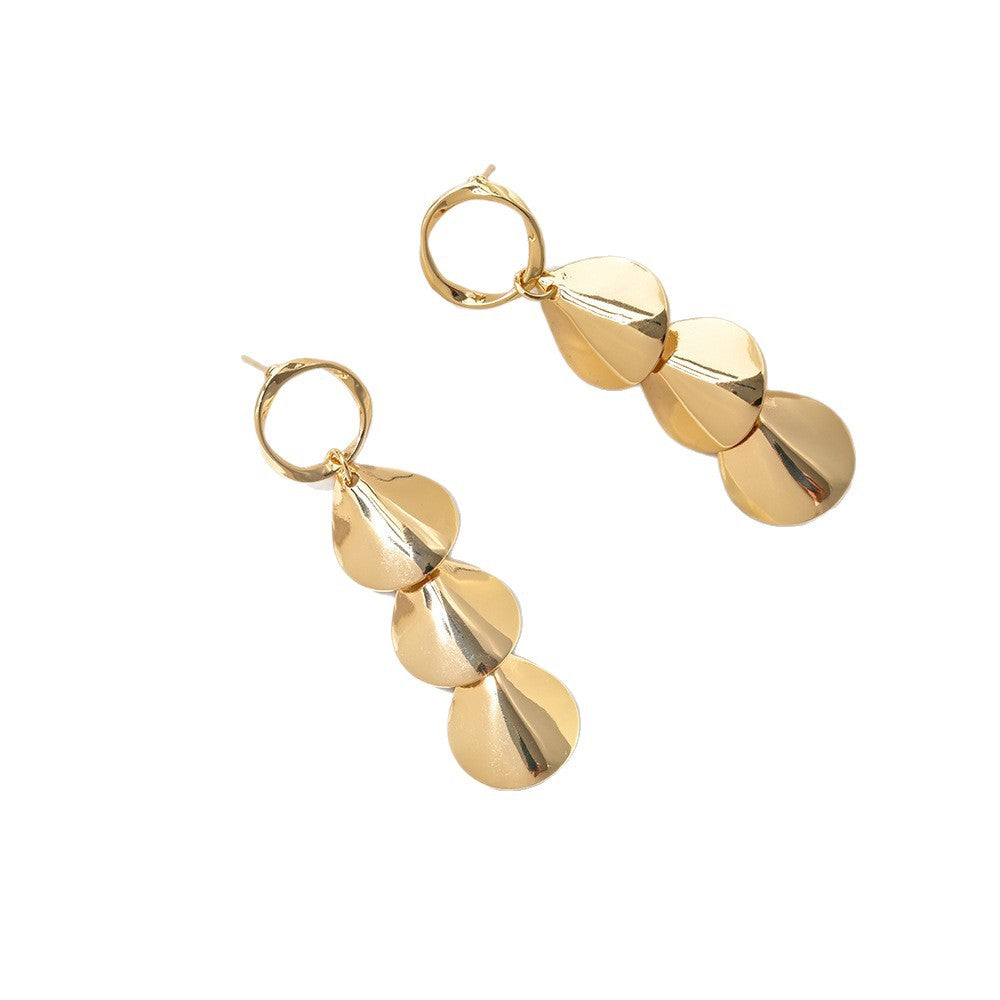 Women Hanging Earrings with Elegant Shell Design All Fashion
