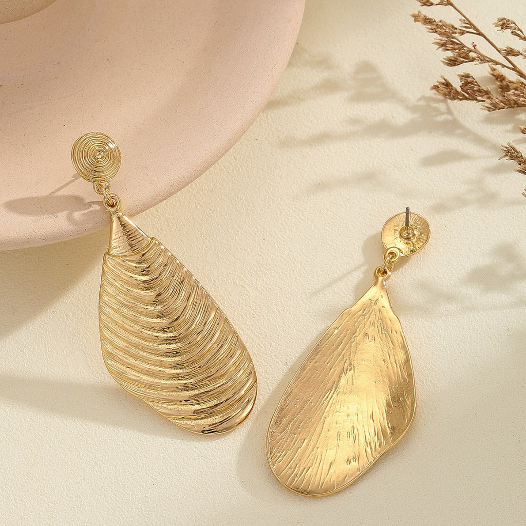 Ladies Elegant Earrings made of high-quality, textured metal All Fashion
