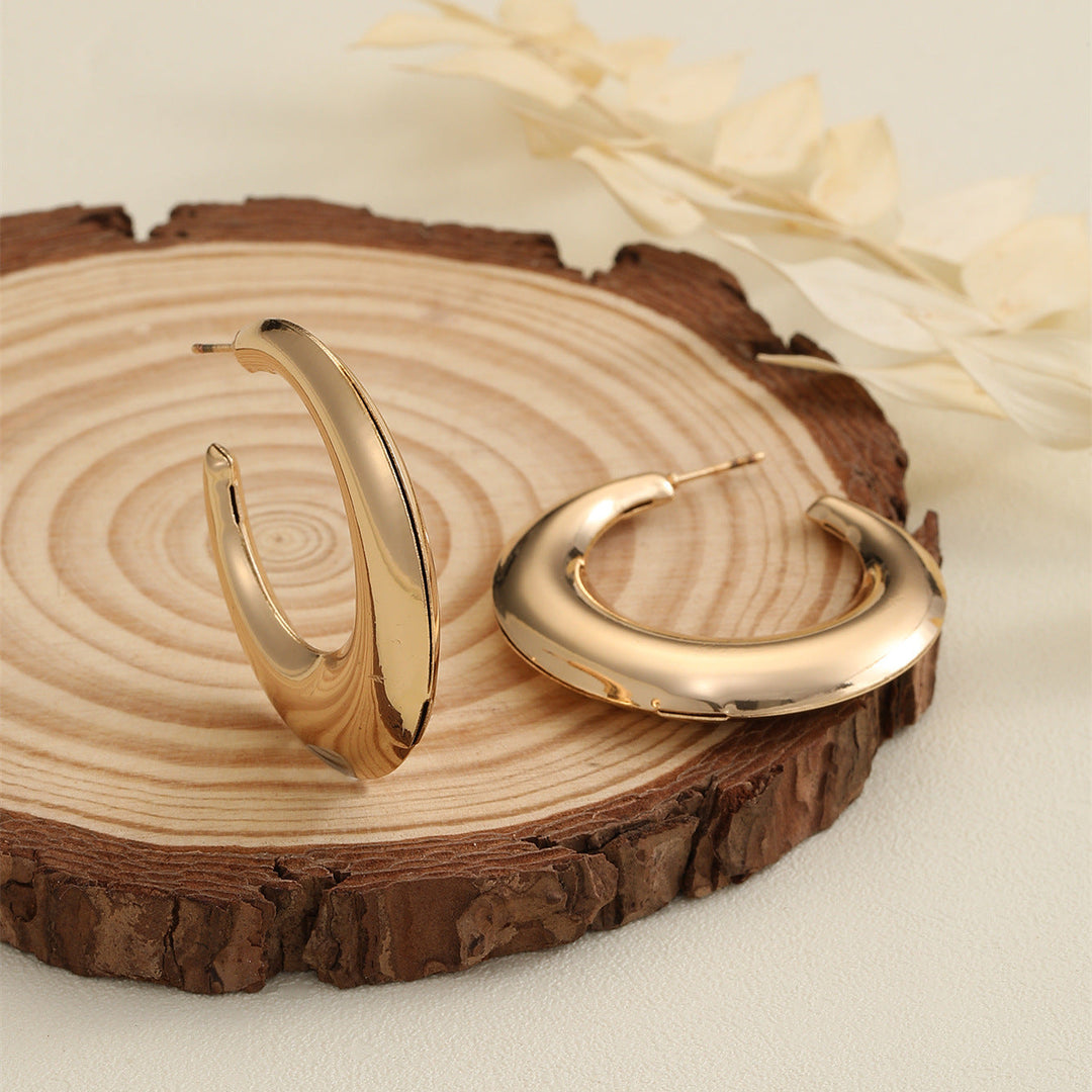 Women's Hanging Earrings in Modern Crescent Design All Fashion