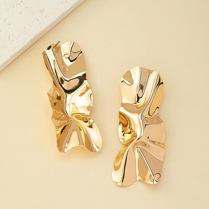 Ladies Hanging Earrings in Modern Elegance Design All Fashion