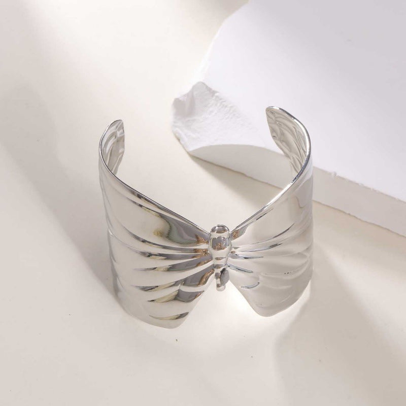 Women's Open Bangle with Elegant Wave Design All Fashion