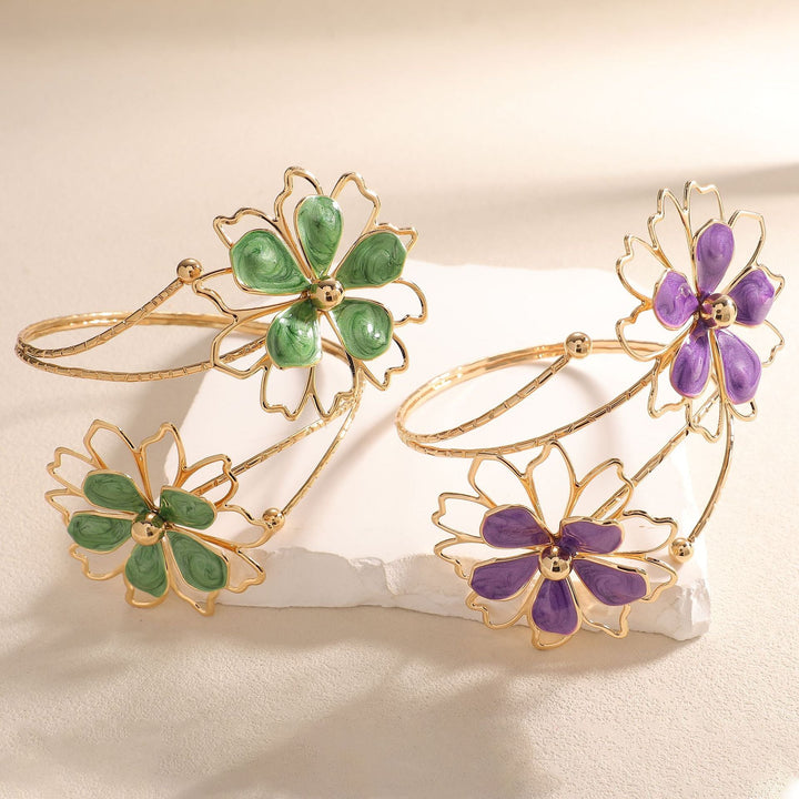 Ladies bracelet with artistic flower design All Fashion