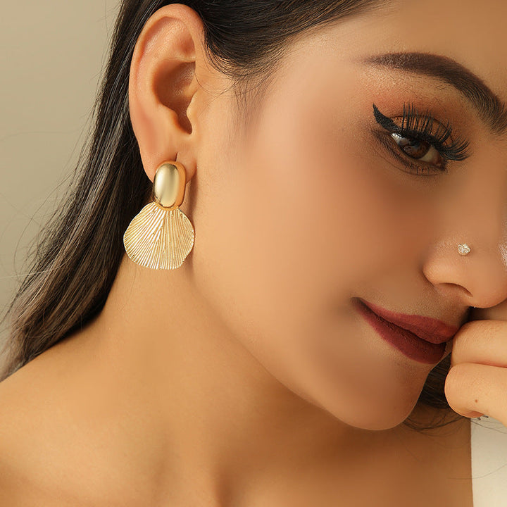 Ladies Hanging Earrings with Luxurious Leaf Design All Fashion