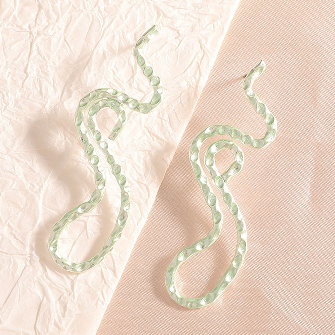 Ladies earrings in elegant wave pattern All Fashion