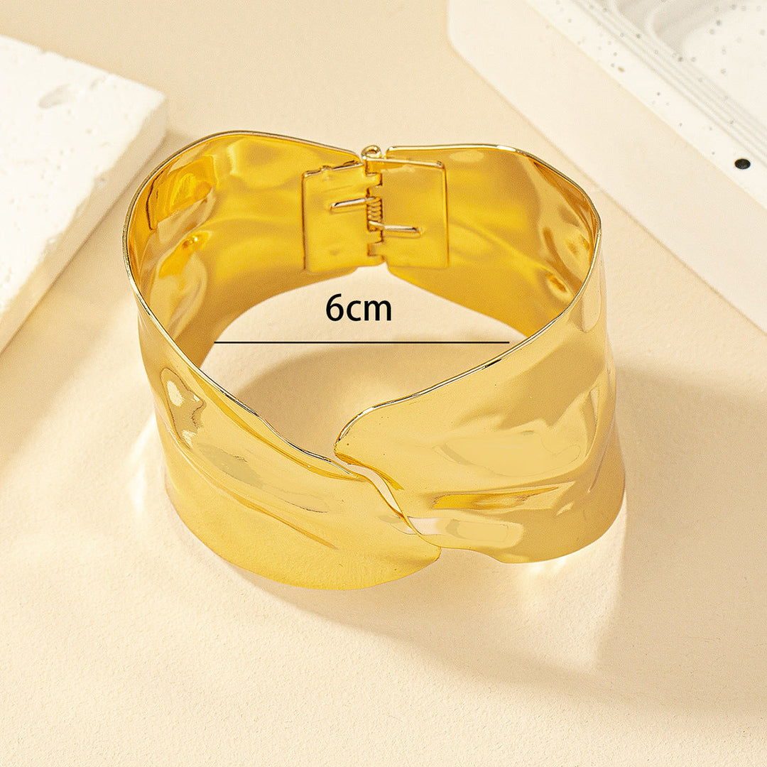 Women's Open Bangle in Stylish, Curved Design All Fashion