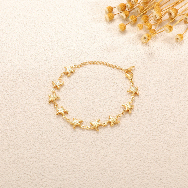 Ladies' bracelet with elegant heart design and fine link chain All Fashion
