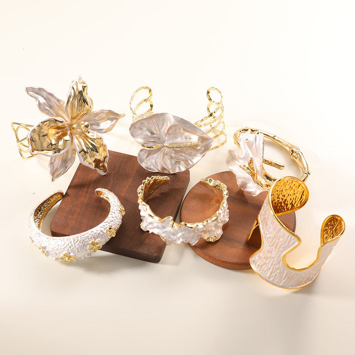 Women's bracelet with intricate flower design All Fashion