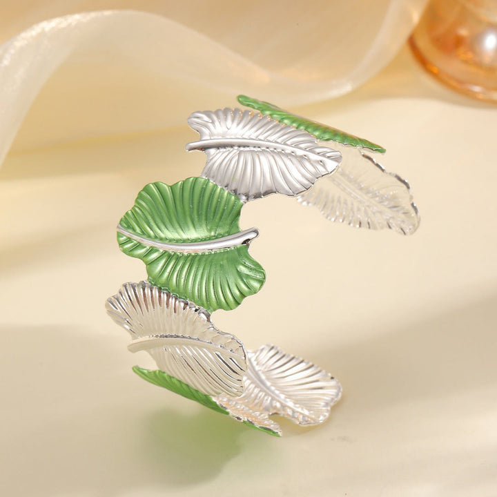 Women’s bracelet with elaborate leaf design All Fashion
