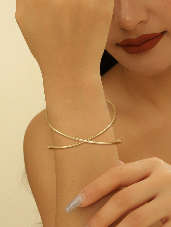 Ladies' bangle with elegant curved design All Fashion