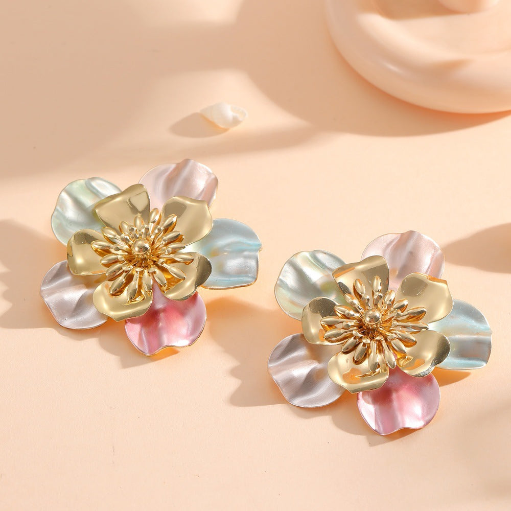 Women's hair clips in playful flower design All Fashion